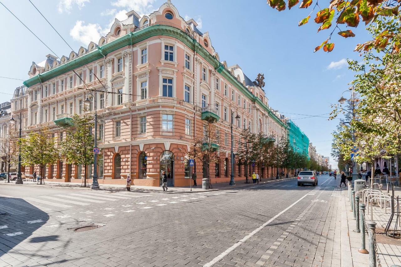 Gedimino Av Apartment By Urban Rent Vilnius Exterior photo